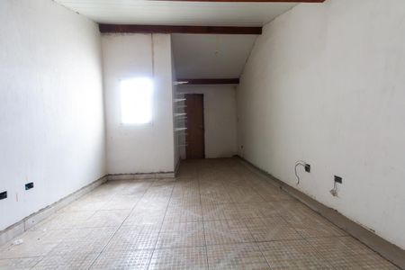 Casa para alugar com 169m², 3 quartos e 5 vagasSótão