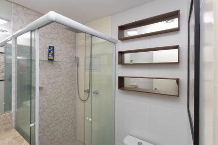 Apartamento à venda com 49m², 2 quartos e 1 vaga Apartamento à venda com 49m², 2 quartos e 1 vagaBanheiro