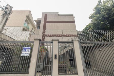 Casa de condomínio à venda com 80m², 2 quartos e 1 vaga Casa de condomínio à venda com 80m², 2 quartos e 1 vagaFachada
