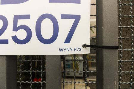 Casa de condomínio à venda com 80m², 2 quartos e 1 vaga Casa de condomínio à venda com 80m², 2 quartos e 1 vagaFachada - Placa Código WYNY-637