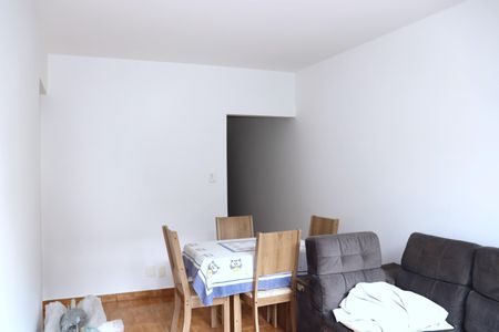 Apartamento para alugar com 70m², 2 quartos e sem vagaSala