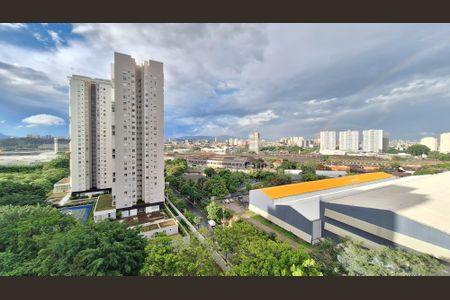 Vista de apartamento à venda com 2 quartos, 62m² em Vila Anastácio, São Paulo