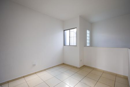 Sala de casa para alugar com 2 quartos, 70m² em Jardim Saint Moritz, Taboão da Serra