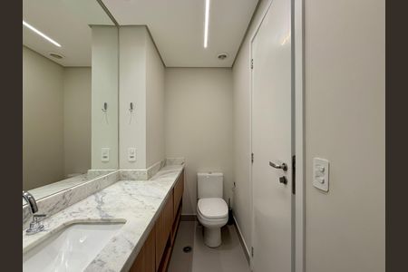 Banheiro Suíte  de apartamento à venda com 1 quarto, 64m² em Vila Cordeiro, São Paulo