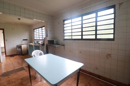 Casa para alugar com 1600m², 4 quartos e 12 vagasCozinha 