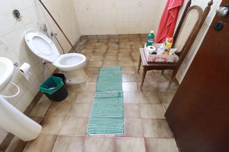 Casa para alugar com 1600m², 4 quartos e 12 vagasBanheiro 2