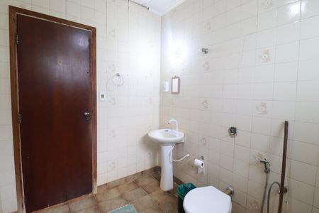 Casa para alugar com 1600m², 4 quartos e 12 vagasBanheiro 2
