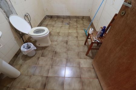 Casa para alugar com 1600m², 4 quartos e 12 vagasBanheiro 1