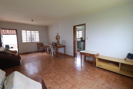 Casa para alugar com 1600m², 4 quartos e 12 vagasSala