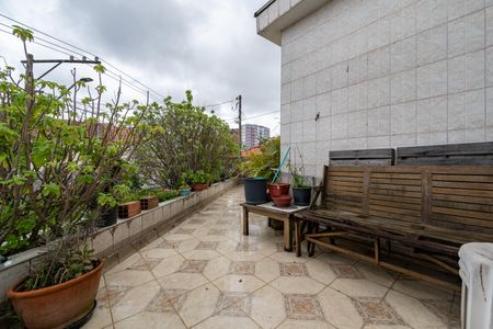 Casa para alugar com 200m², 3 quartos e 1 vaga Casa para alugar com 200m², 3 quartos e 1 vagaTerraço