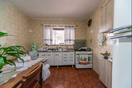 Casa à venda com 259m², 2 quartos e 2 vagas Casa à venda com 259m², 2 quartos e 2 vagasCozinha