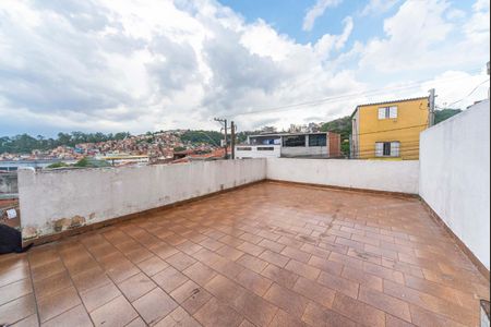 Casa à venda com 259m², 2 quartos e 2 vagas Casa à venda com 259m², 2 quartos e 2 vagasVaranda