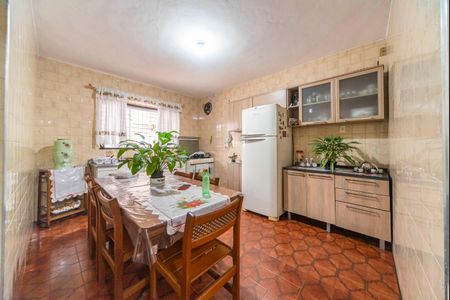 Casa à venda com 259m², 2 quartos e 2 vagas Casa à venda com 259m², 2 quartos e 2 vagasCozinha