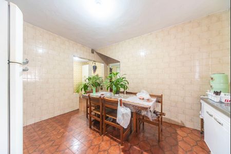 Casa à venda com 259m², 2 quartos e 2 vagas Casa à venda com 259m², 2 quartos e 2 vagasCozinha