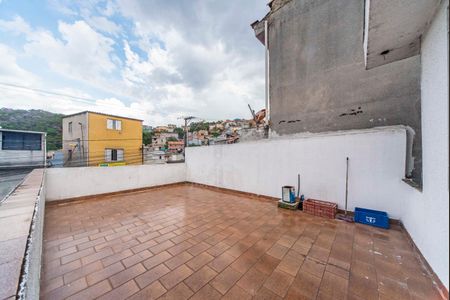 Casa à venda com 259m², 2 quartos e 2 vagas Casa à venda com 259m², 2 quartos e 2 vagasVaranda