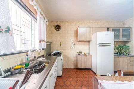 Casa à venda com 259m², 2 quartos e 2 vagas Casa à venda com 259m², 2 quartos e 2 vagasCozinha