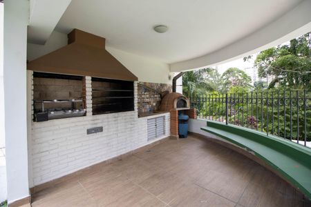 Apartamento à venda com 121m², 3 quartos e 2 vagas Apartamento à venda com 121m², 3 quartos e 2 vagasÁrea comum - Churrasqueira