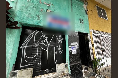 Casa à venda com 175m², 2 quartos e sem vaga Casa à venda com 175m², 2 quartos e sem vagaFachada/Placa