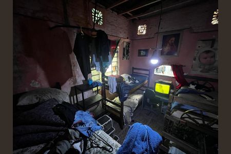 Casa à venda com 175m², 2 quartos e sem vaga Casa à venda com 175m², 2 quartos e sem vagaQuarto 1