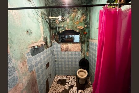 Casa à venda com 175m², 2 quartos e sem vaga Casa à venda com 175m², 2 quartos e sem vagaBanheiro