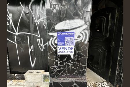 Casa à venda com 175m², 2 quartos e sem vaga Casa à venda com 175m², 2 quartos e sem vagaFachada/Placa