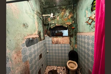 Casa à venda com 175m², 2 quartos e sem vaga Casa à venda com 175m², 2 quartos e sem vagaBanheiro