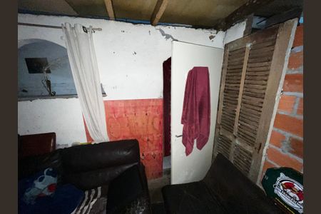 Casa à venda com 175m², 2 quartos e sem vaga Casa à venda com 175m², 2 quartos e sem vagaSala