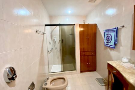 Apartamento à venda com 167m², 3 quartos e 1 vagaBanheiro social 