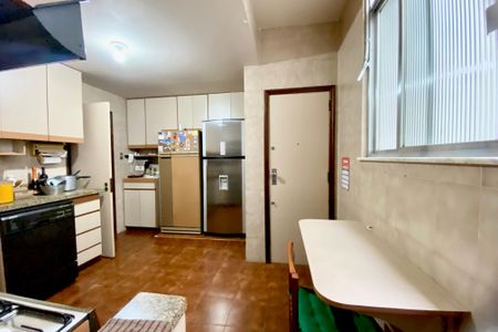 Apartamento à venda com 167m², 3 quartos e 1 vagaCozinha 