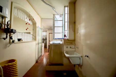 Apartamento à venda com 167m², 3 quartos e 1 vagaÁrea de Serviço