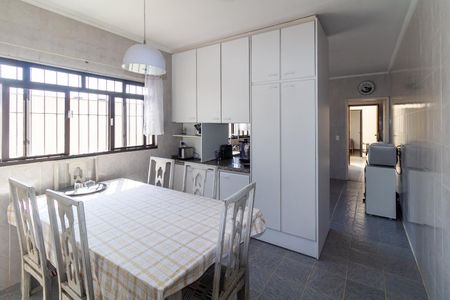 Casa à venda com 280m², 4 quartos e 5 vagasCozinha