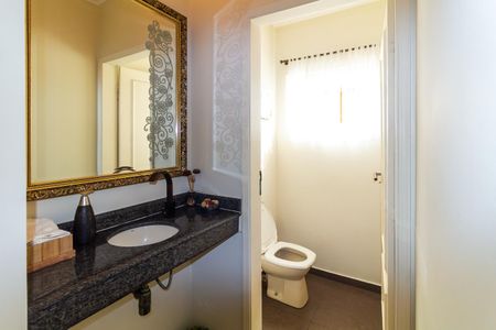 Casa à venda com 280m², 4 quartos e 5 vagasLavabo