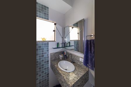 Casa à venda com 280m², 4 quartos e 5 vagasBanheiro da Suíte 1