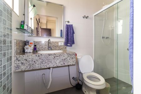 Casa à venda com 280m², 4 quartos e 5 vagasBanheiro da Suíte 1