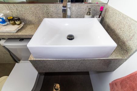 Casa à venda com 280m², 4 quartos e 5 vagasBanheiro da Suíte 2