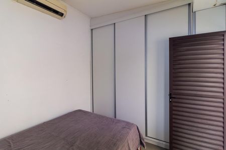 Casa à venda com 280m², 4 quartos e 5 vagasQuarto 3 - Suíte 1