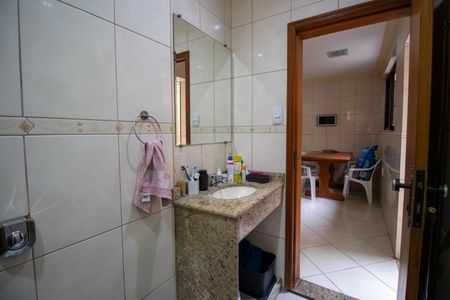 Casa para alugar com 250m², 4 quartos e 2 vagasBanheiro 1