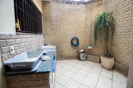 Casa para alugar com 250m², 4 quartos e 2 vagasAREA DE 