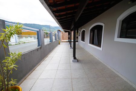 Casa para alugar com 275m², 4 quartos e 3 vagasQuintal