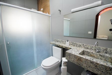 Casa para alugar com 275m², 4 quartos e 3 vagasBanheiro da Suíte 2