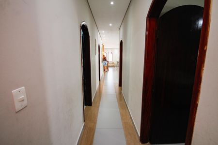 Casa para alugar com 275m², 4 quartos e 3 vagasCorredor