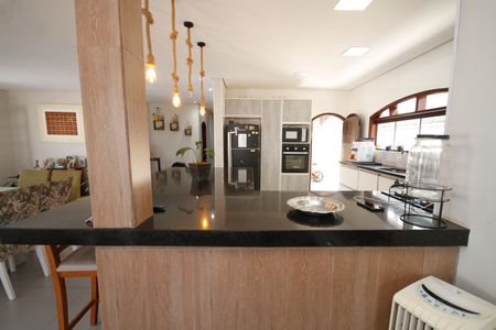 Sala de casa para alugar com 4 quartos, 275m² em Balneario Flórida, Praia Grande