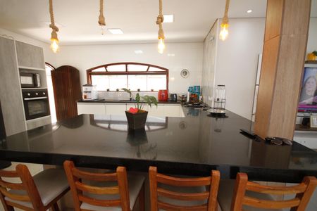 Casa para alugar com 275m², 4 quartos e 3 vagasSala