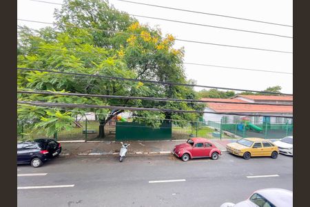 Vista de casa à venda com 3 quartos, 234m² em Piratininga, Osasco