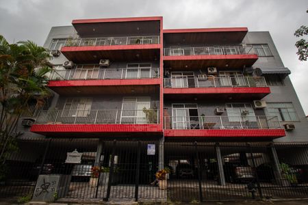 Apartamento à venda com 107m², 3 quartos e 1 vaga Apartamento à venda com 107m², 3 quartos e 1 vagaFachada