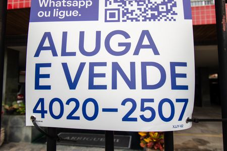 Apartamento à venda com 107m², 3 quartos e 1 vaga Apartamento à venda com 107m², 3 quartos e 1 vagaPlaca