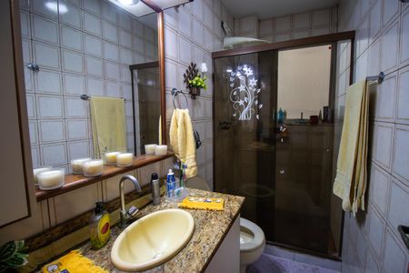 Apartamento à venda com 107m², 3 quartos e 1 vaga Apartamento à venda com 107m², 3 quartos e 1 vagaBanheiro da Suíte