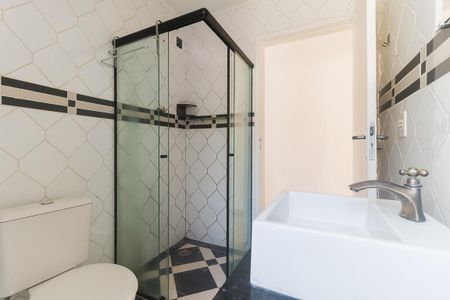 Casa para alugar com 115m², 3 quartos e 2 vagas Casa para alugar com 115m², 3 quartos e 2 vagasBanheiro social