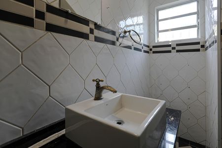 Casa para alugar com 115m², 3 quartos e 2 vagas Casa para alugar com 115m², 3 quartos e 2 vagasBanheiro Social