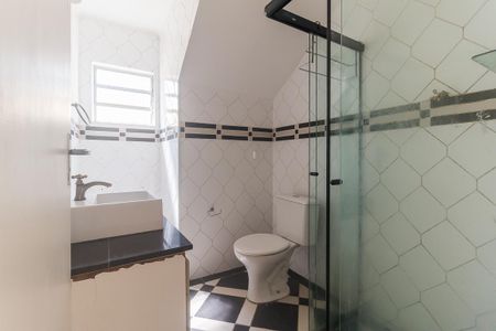 Casa para alugar com 115m², 3 quartos e 2 vagas Casa para alugar com 115m², 3 quartos e 2 vagasBanheiro social